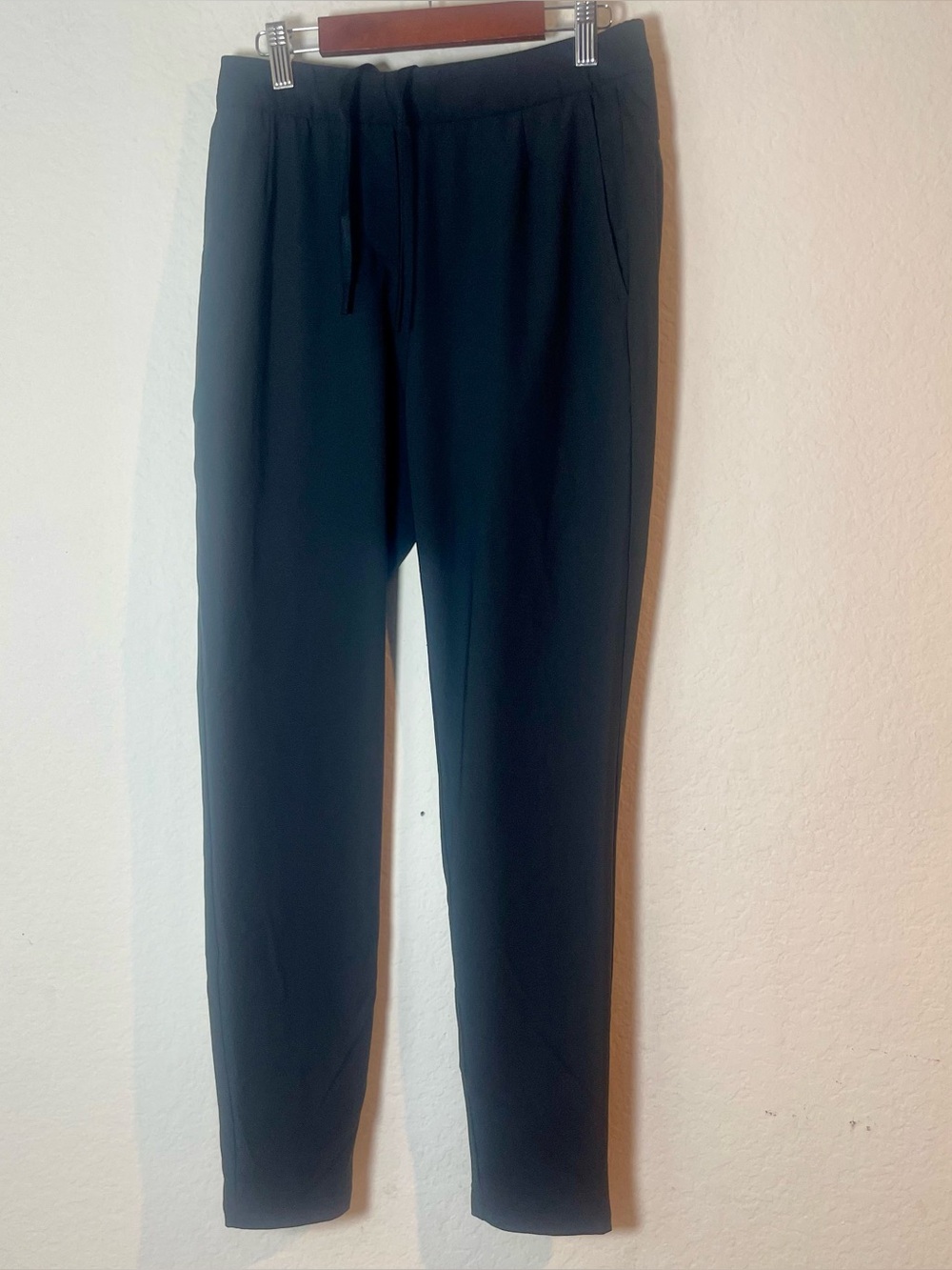 Nike men’s black tapered pants elastic waist drawstring lightweight athletic pan